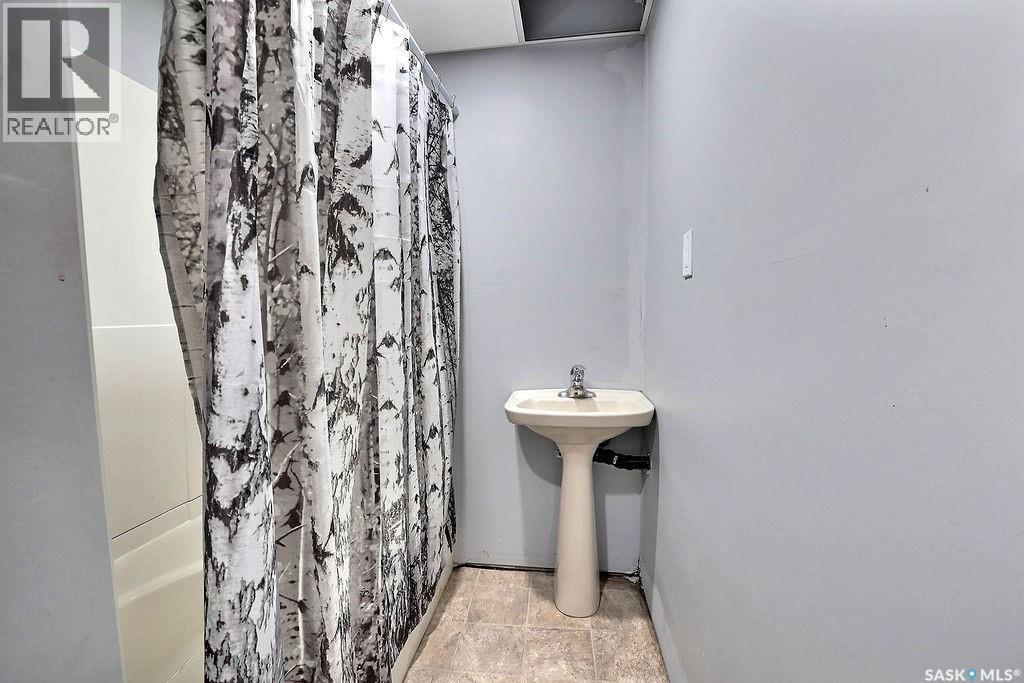 4816 8Th Avenue, Regina, SK