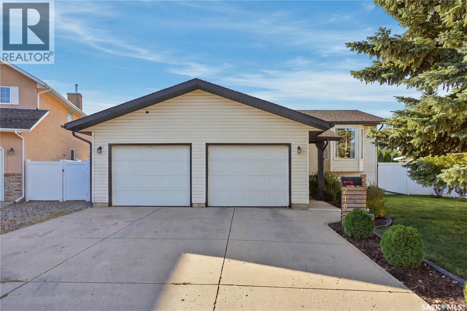 210 Coben Crescent, Saskatoon, SK