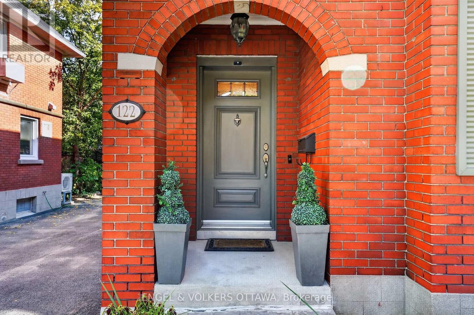 122 Renfrew Avenue, Ottawa, ON