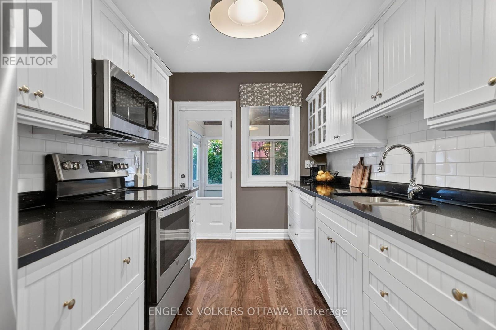 122 Renfrew Avenue, Ottawa, ON
