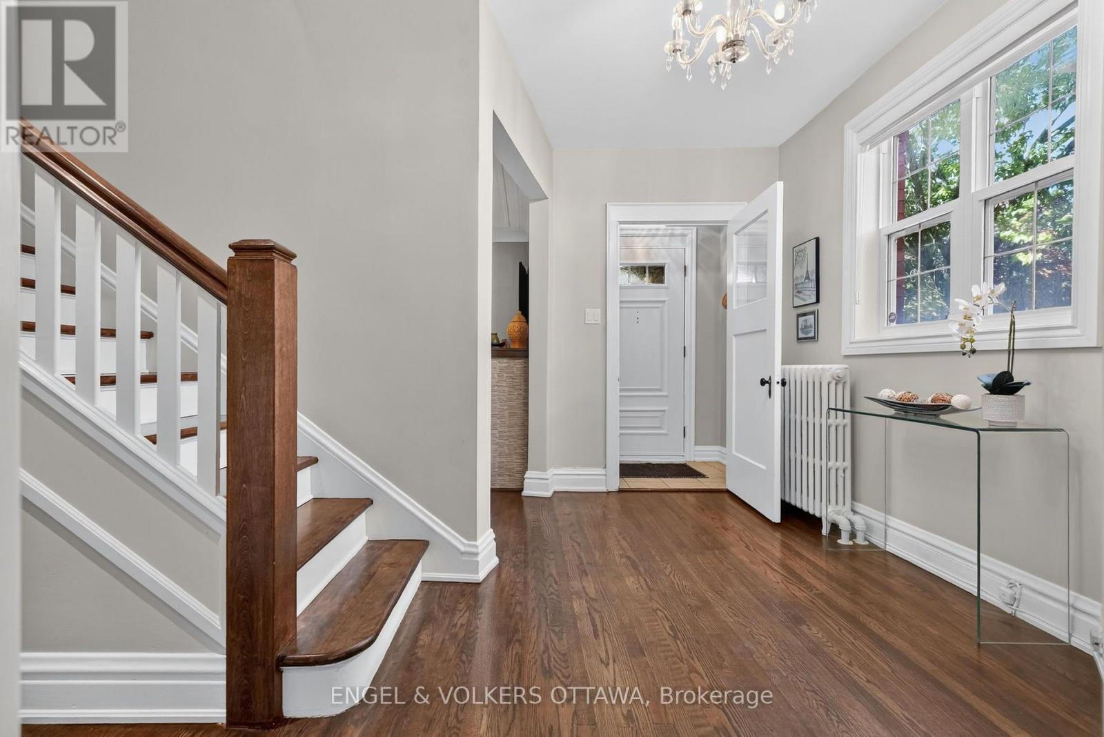 122 Renfrew Avenue, Ottawa, ON