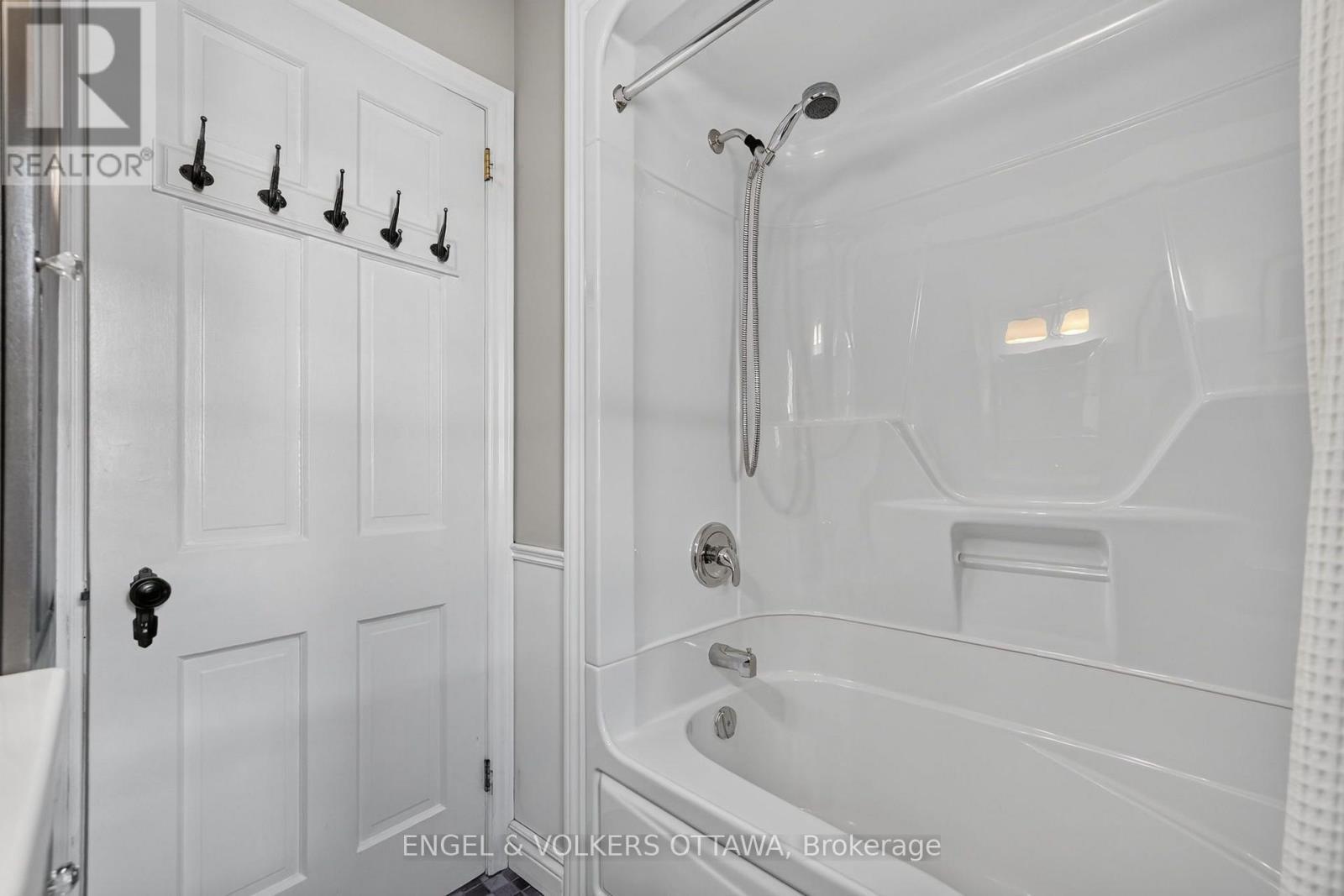 122 Renfrew Avenue, Ottawa, ON