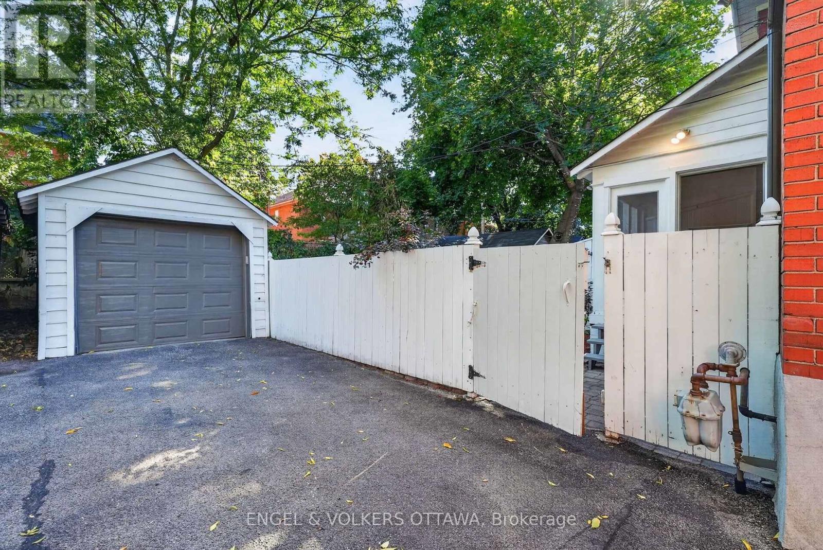 122 Renfrew Avenue, Ottawa, ON