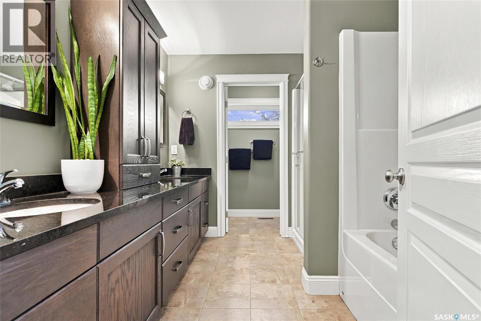 831 Salloum Crescent, Saskatoon, SK