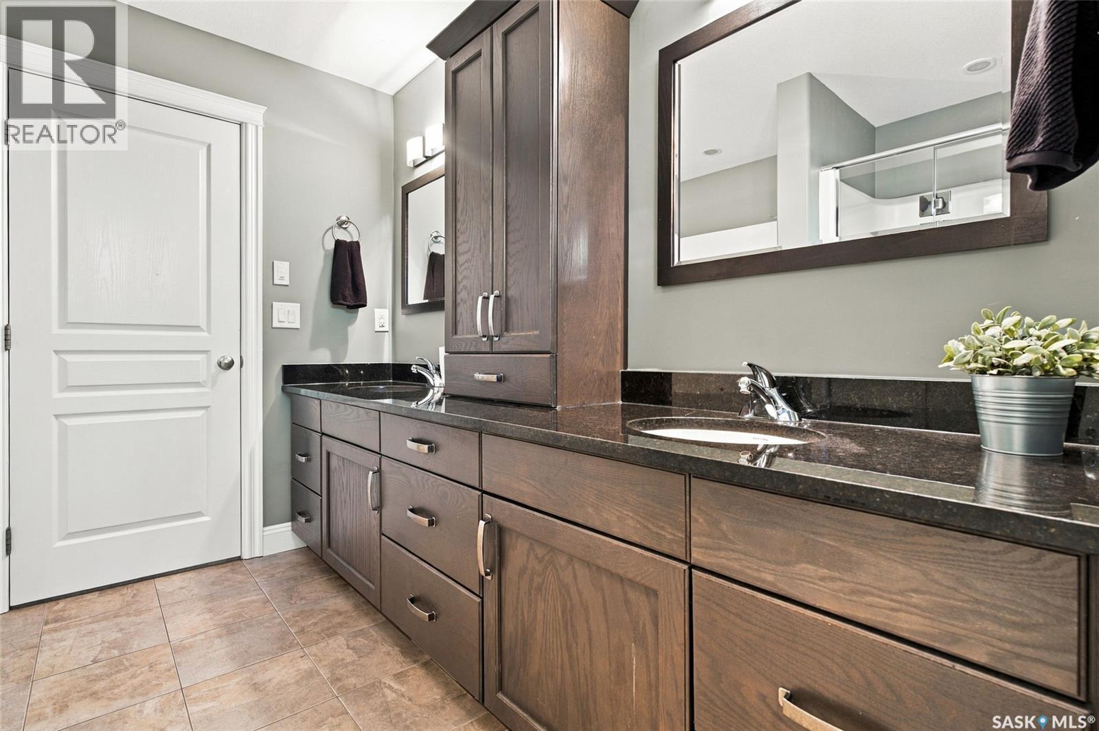 831 Salloum Crescent, Saskatoon, SK