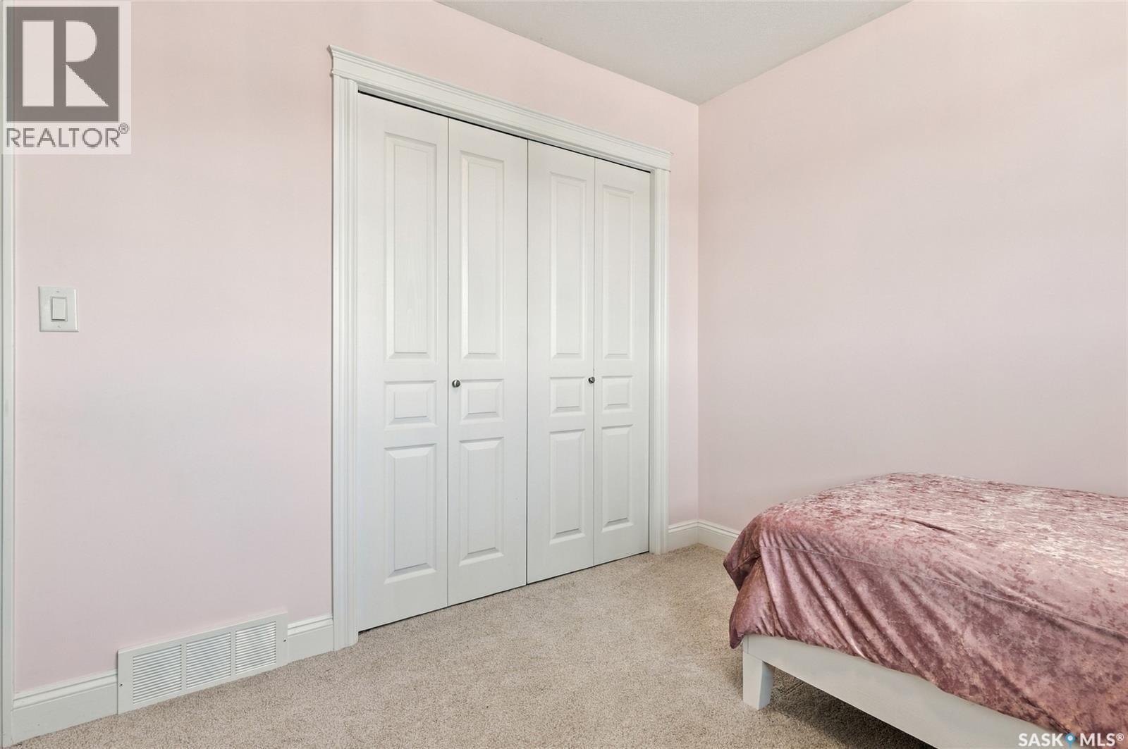 831 Salloum Crescent, Saskatoon, SK