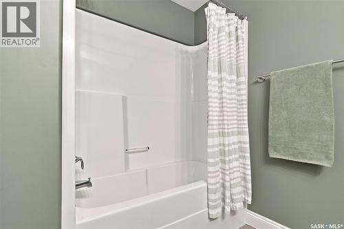831 Salloum Crescent, Saskatoon, SK 