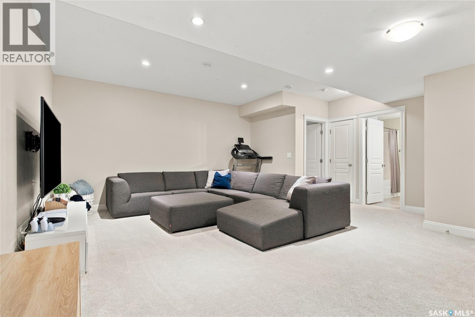 831 Salloum Crescent, Saskatoon, SK