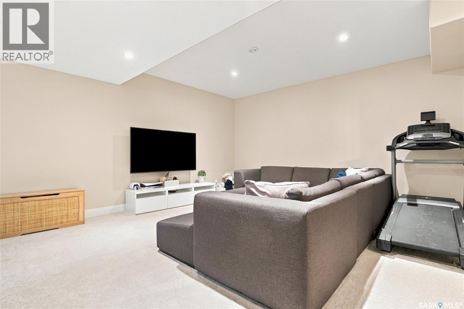 831 Salloum Crescent, Saskatoon, SK