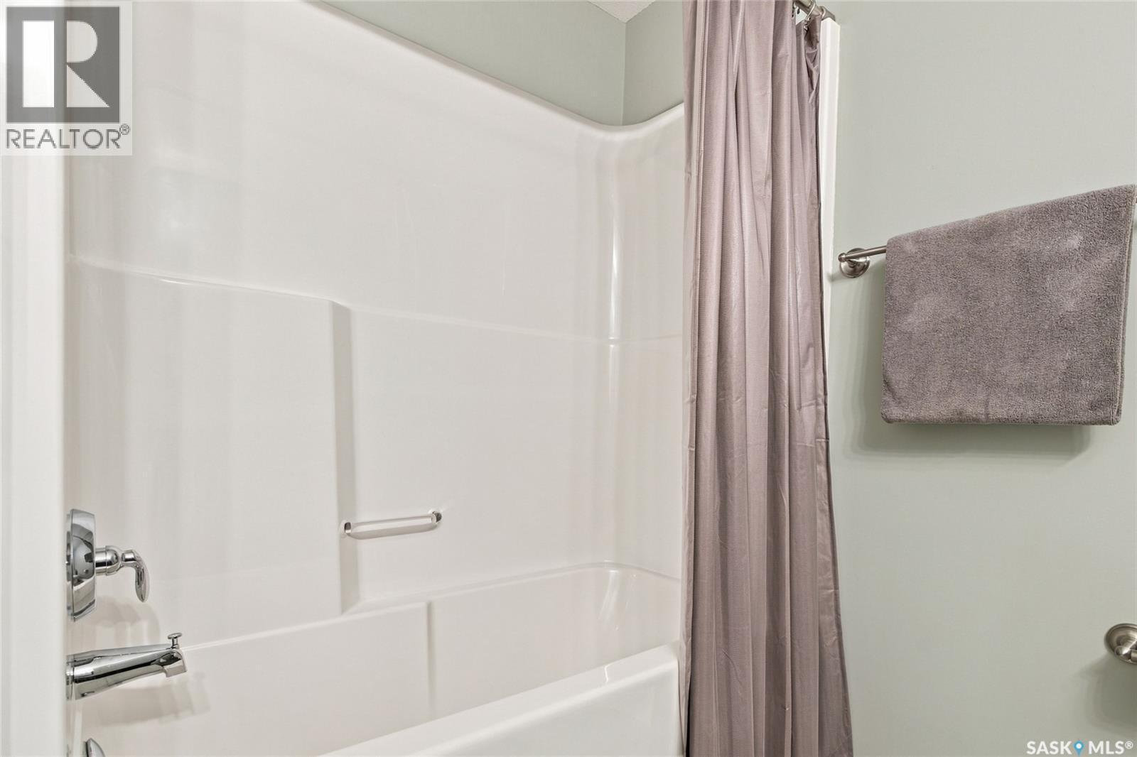 831 Salloum Crescent, Saskatoon, SK