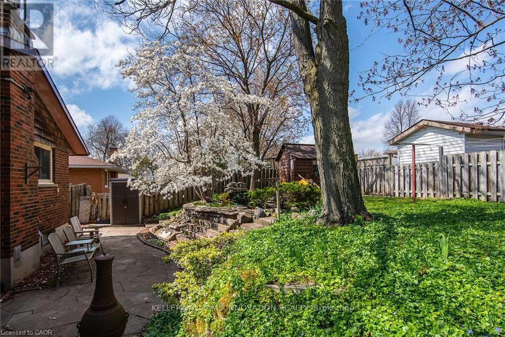 128 Briar Knoll Drive, Kitchener, ON