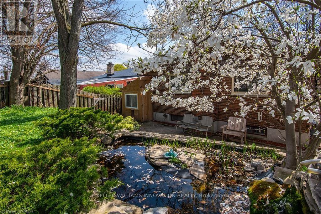 128 Briar Knoll Drive, Kitchener, ON