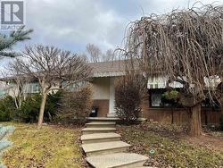 561 WEIR AVENUE Oakville, ON L6L 4X3