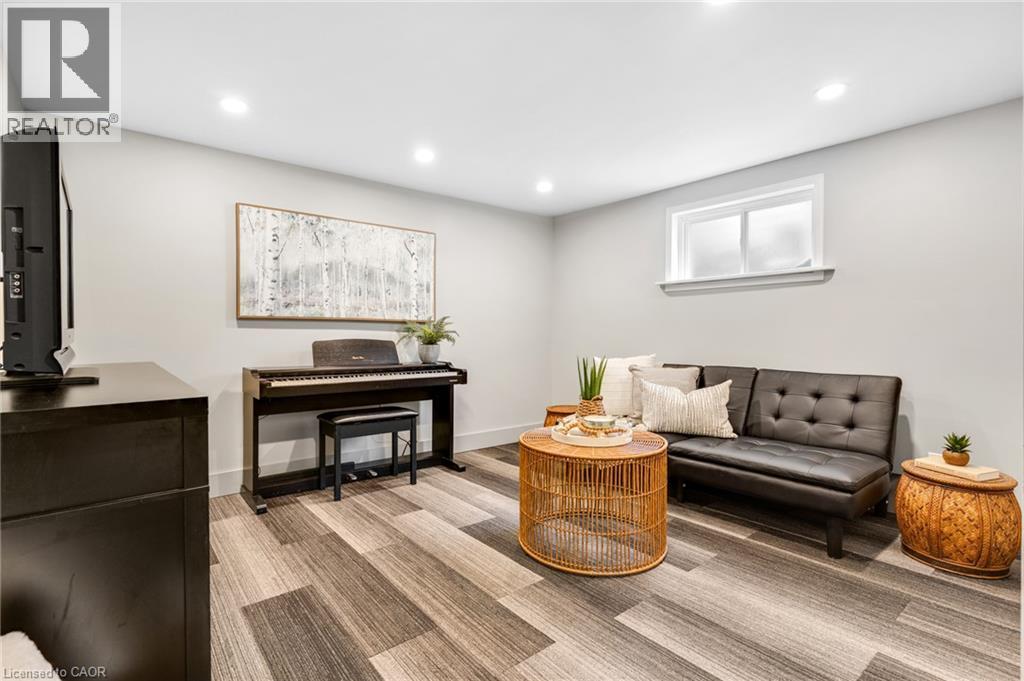18 Bismark Drive, Cambridge, ON