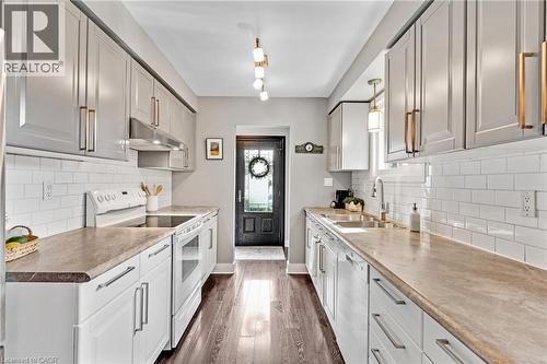 18 Bismark Drive, Cambridge, ON 