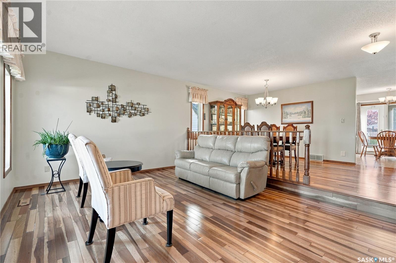 518 Bronson Crescent, Saskatoon, SK