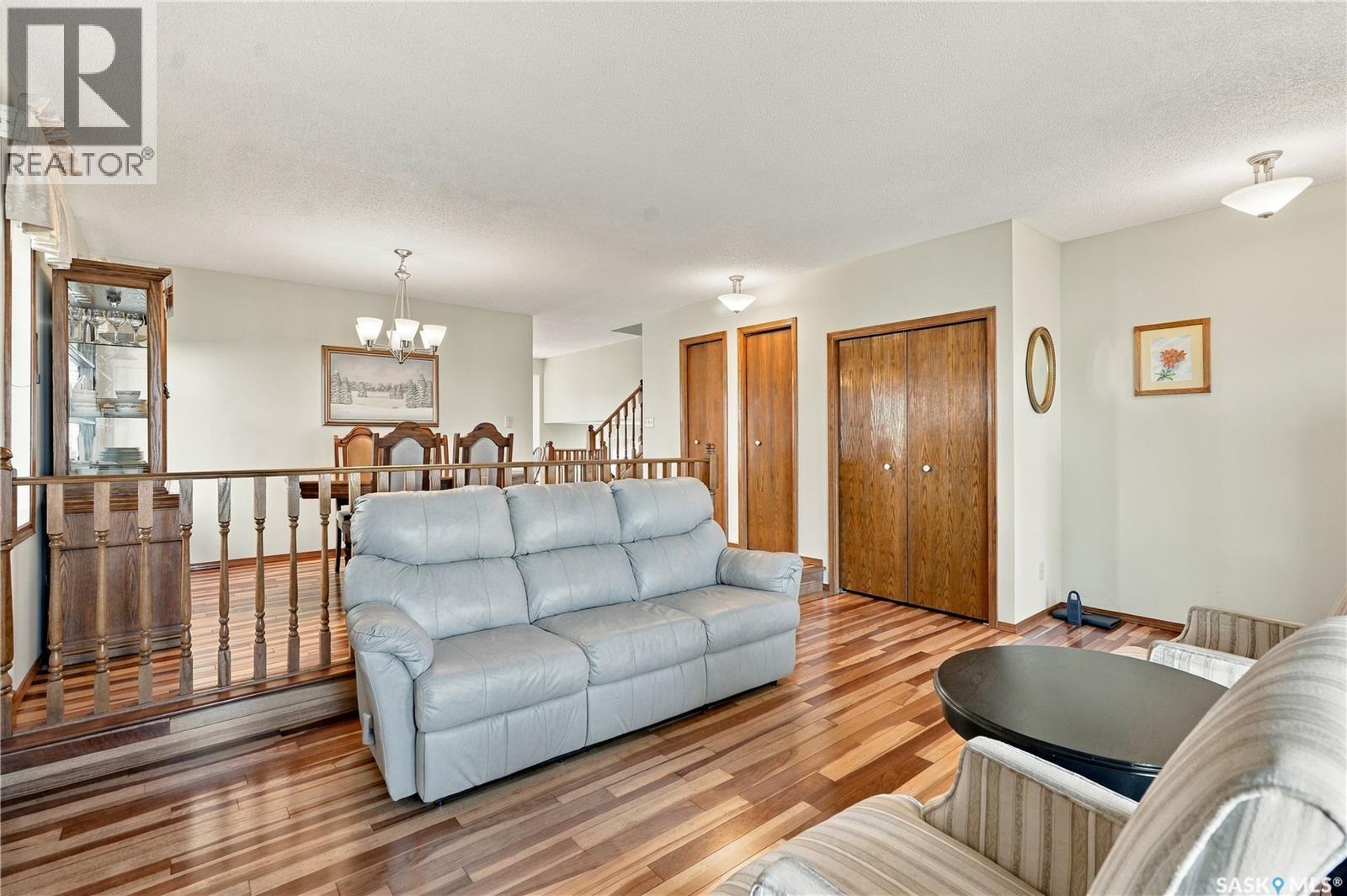 518 Bronson Crescent, Saskatoon, SK