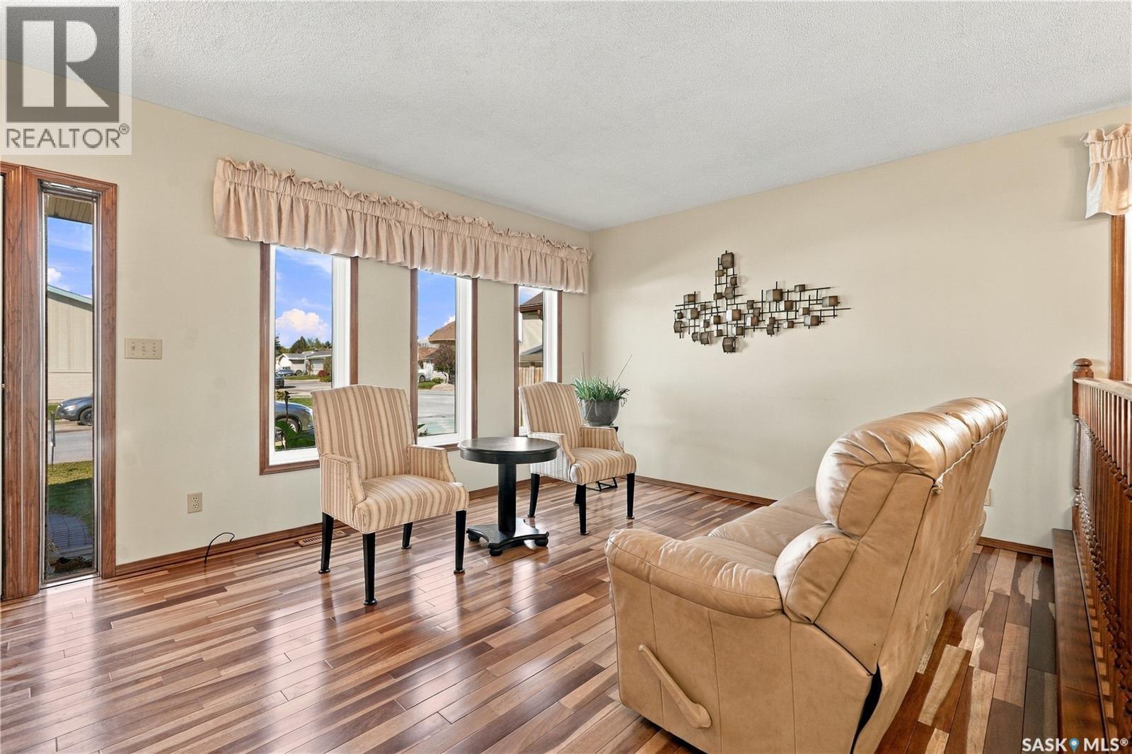 518 Bronson Crescent, Saskatoon, SK