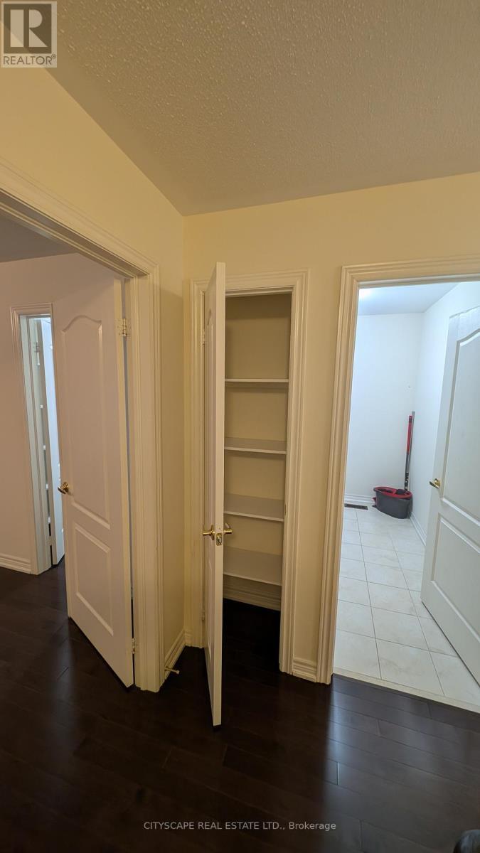 5567 Oscar Peterson Boulevard, Mississauga, ON
