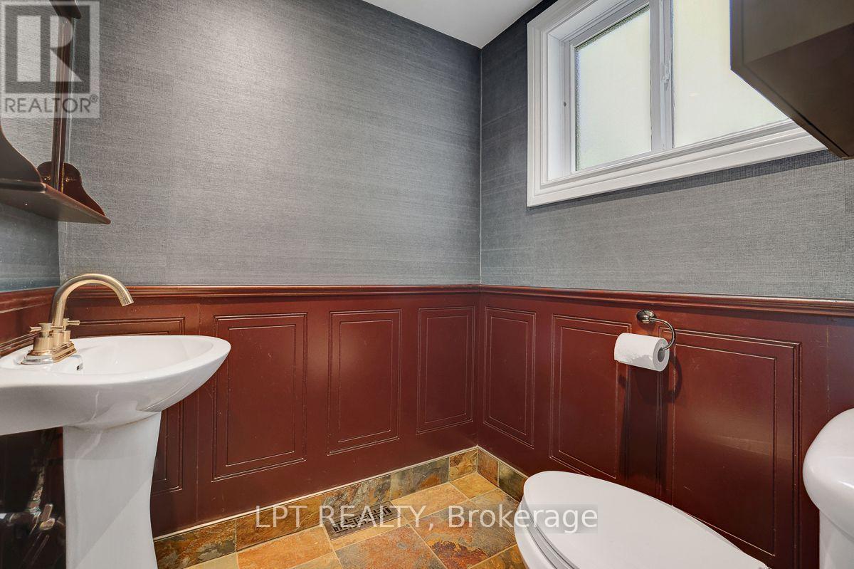 123 Dorothea Drive, Ottawa, ON