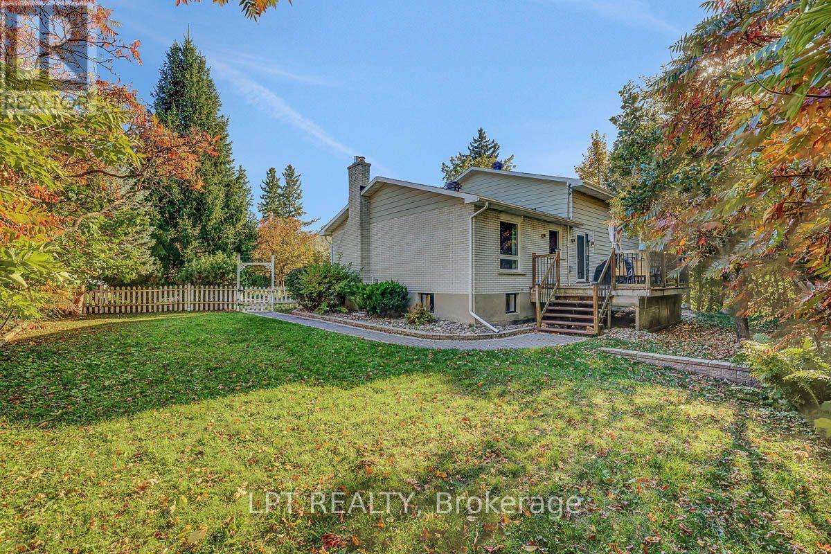123 Dorothea Drive, Ottawa, ON
