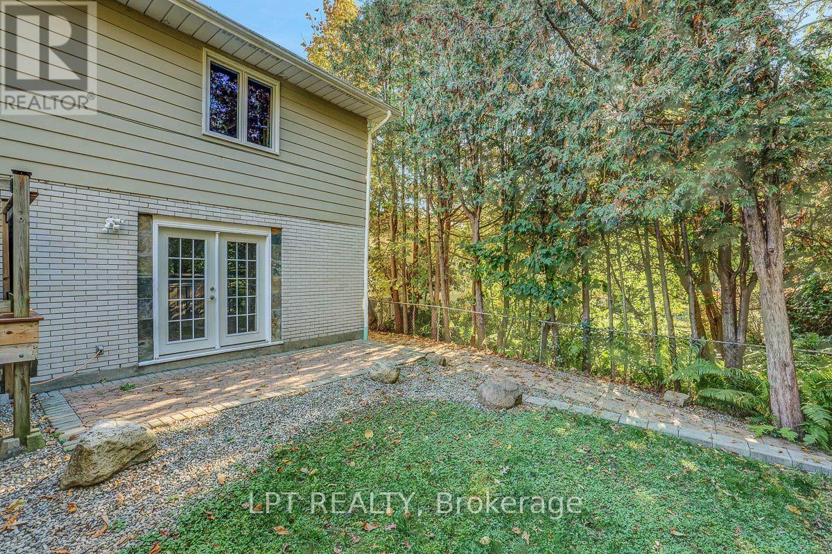 123 Dorothea Drive, Ottawa, ON