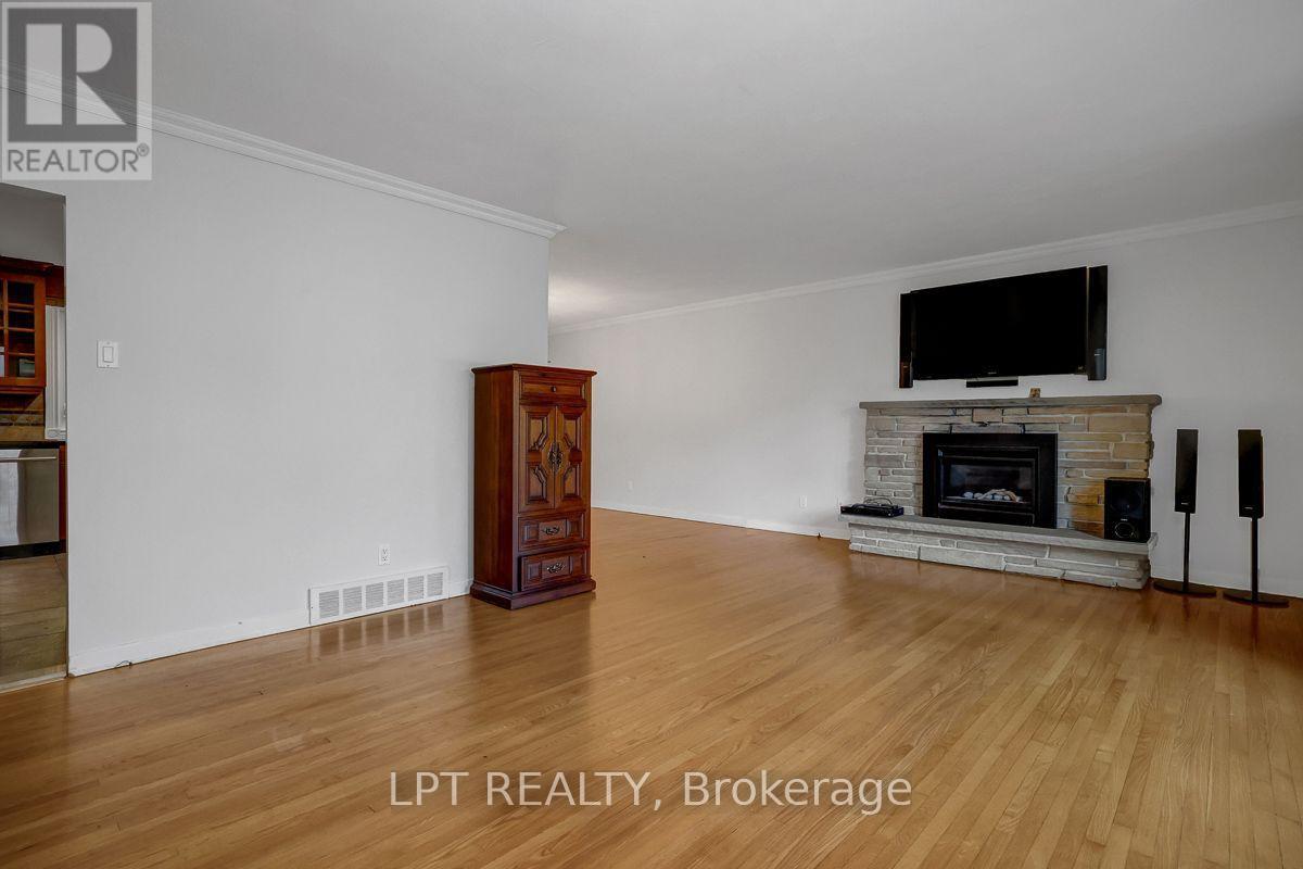 123 Dorothea Drive, Ottawa, ON