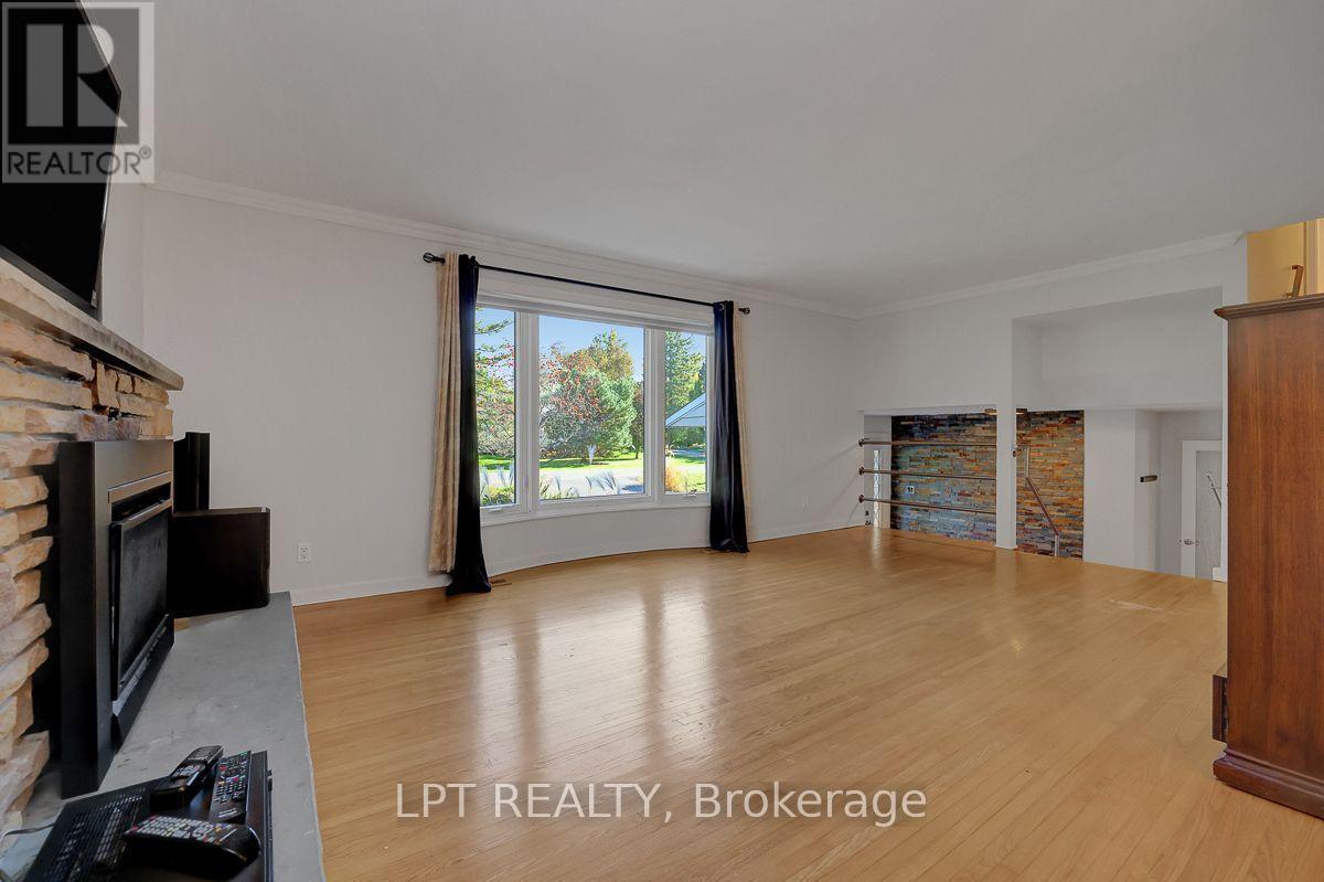 123 Dorothea Drive, Ottawa, ON