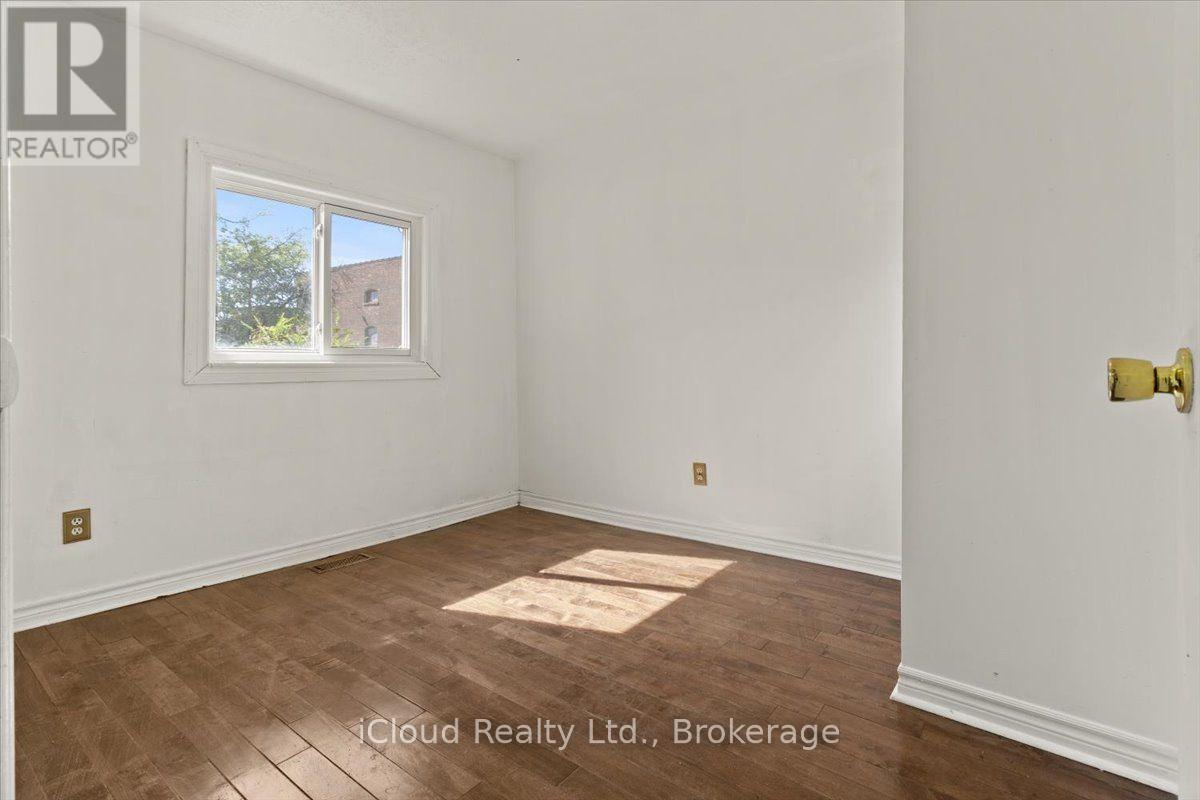 29 Biggar Avenue, Hamilton, ON