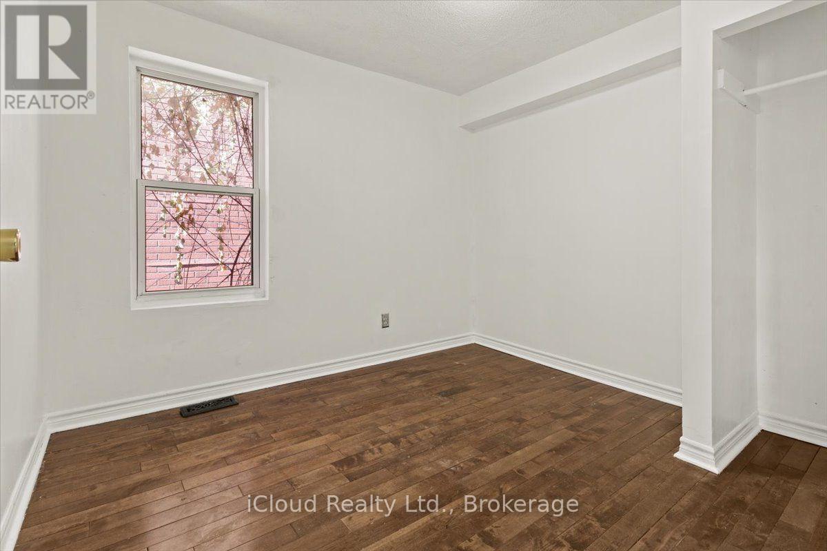 29 Biggar Avenue, Hamilton, ON