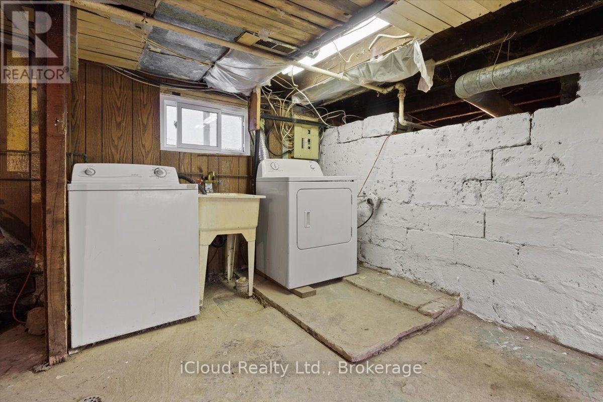 29 Biggar Avenue, Hamilton, ON