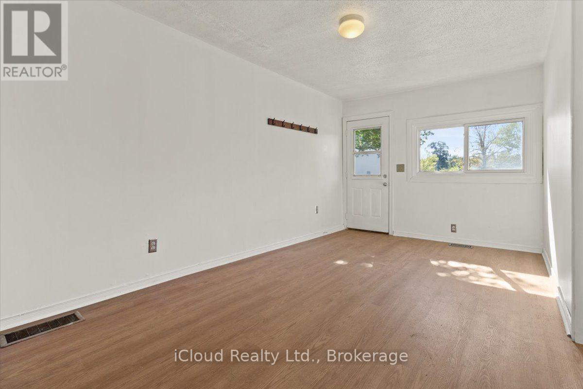 29 Biggar Avenue, Hamilton, ON