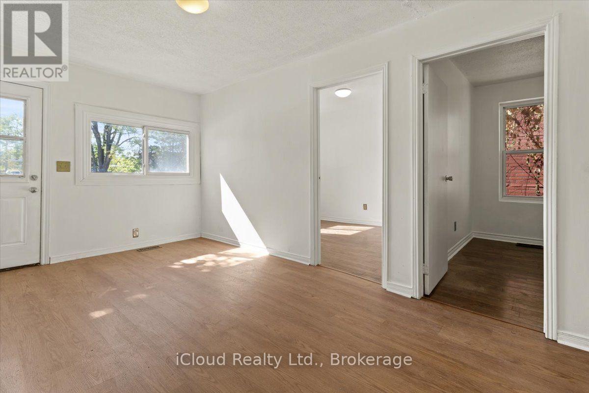 29 Biggar Avenue, Hamilton, ON