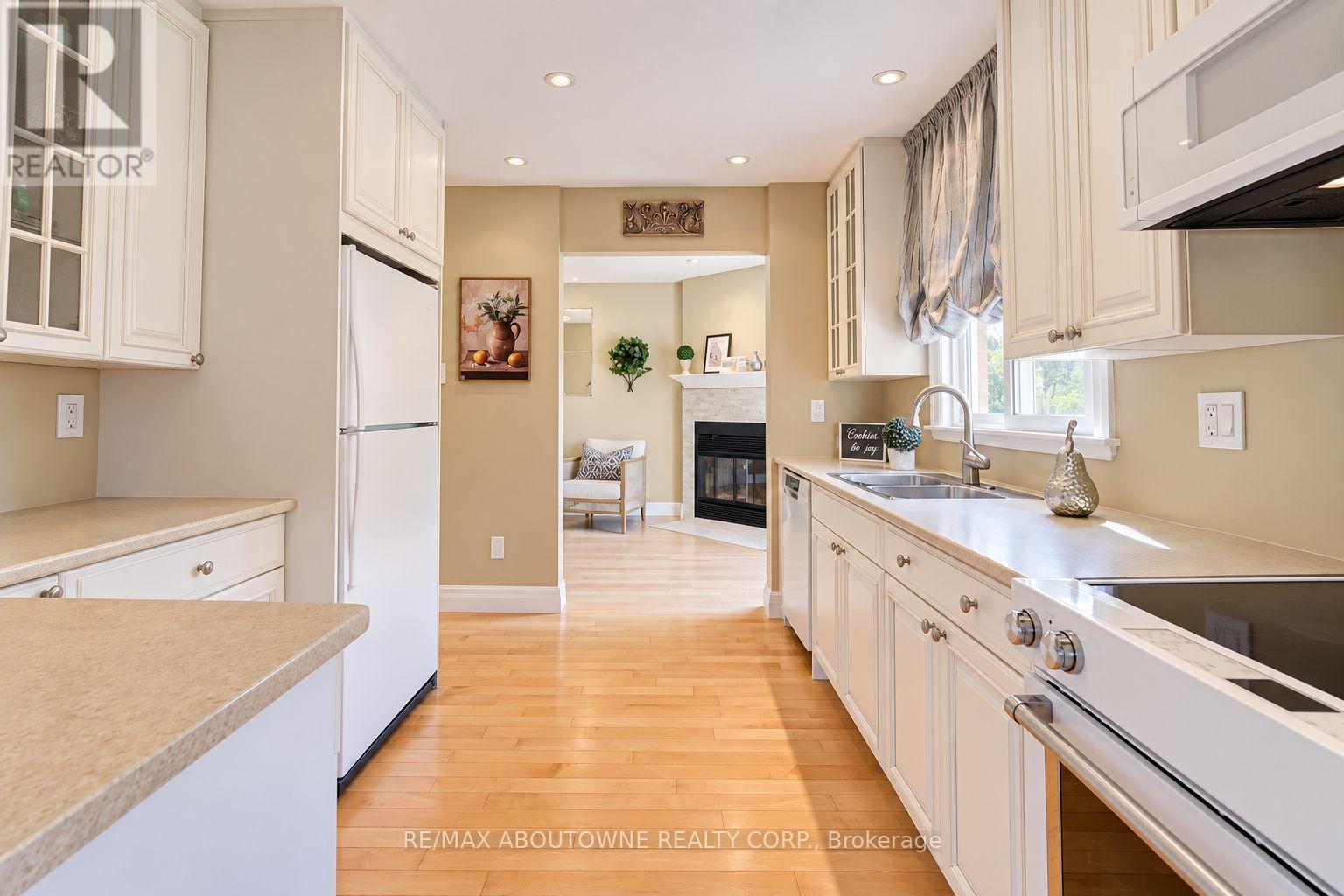 3668 Colonial Drive, Mississauga, ON