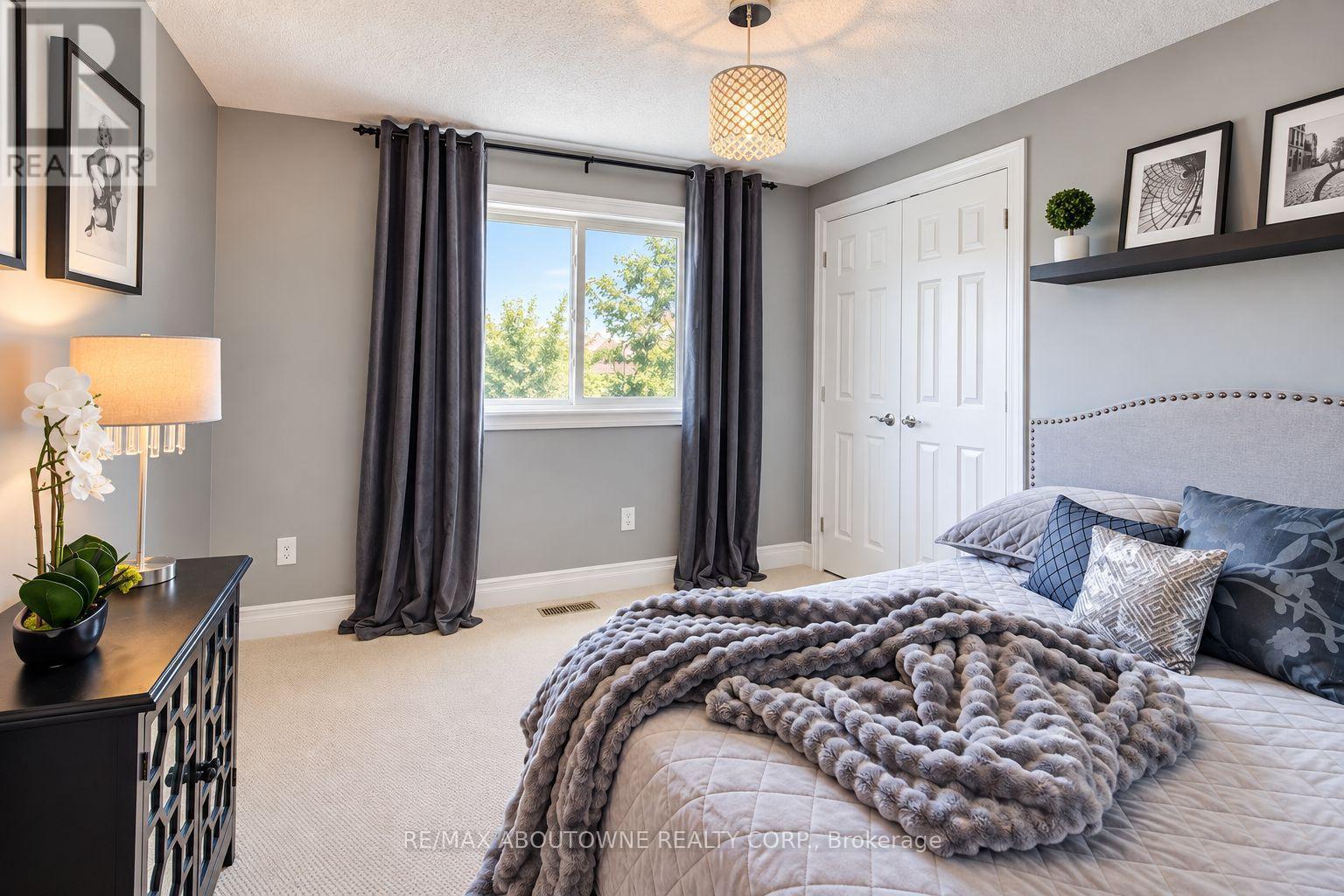 3668 Colonial Drive, Mississauga, ON
