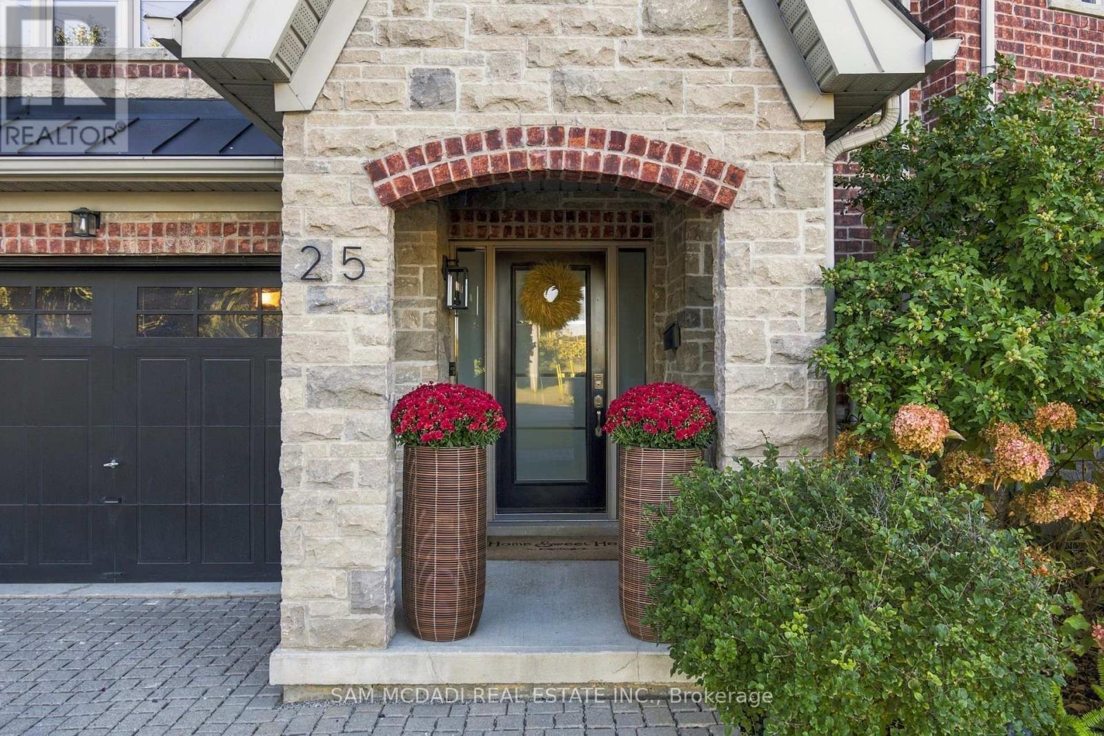 25 Premium Way, Mississauga, ON