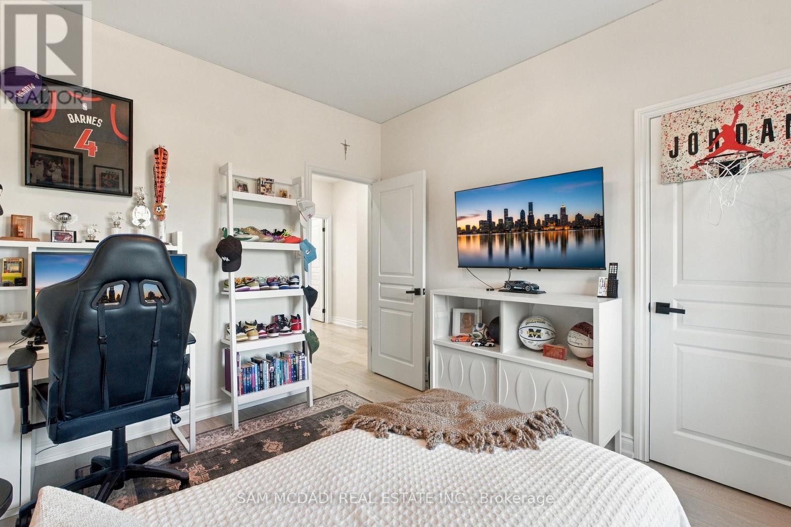 25 Premium Way, Mississauga, ON
