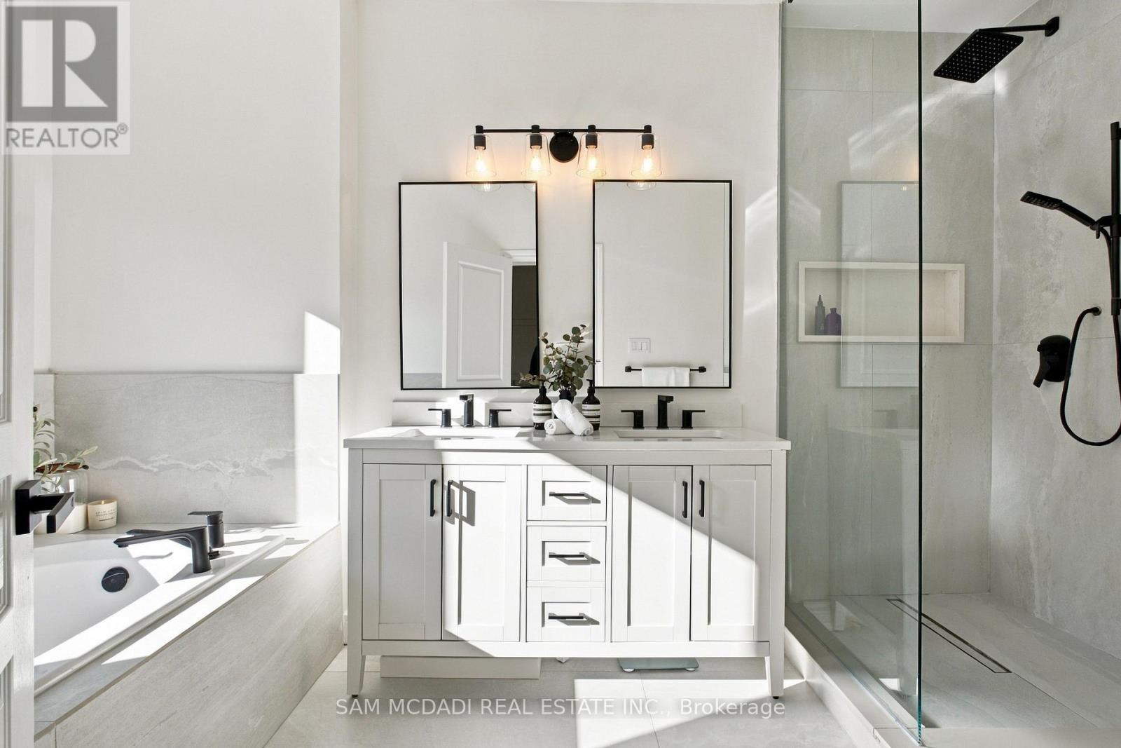 25 Premium Way, Mississauga, ON