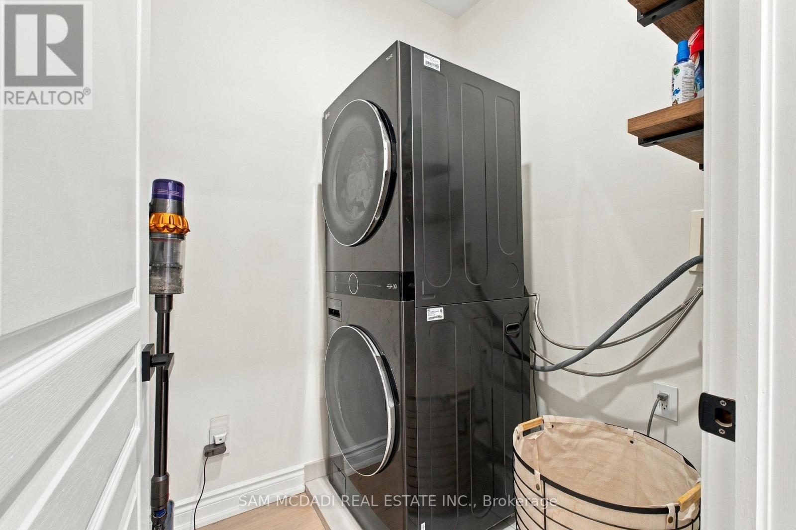 25 Premium Way, Mississauga, ON
