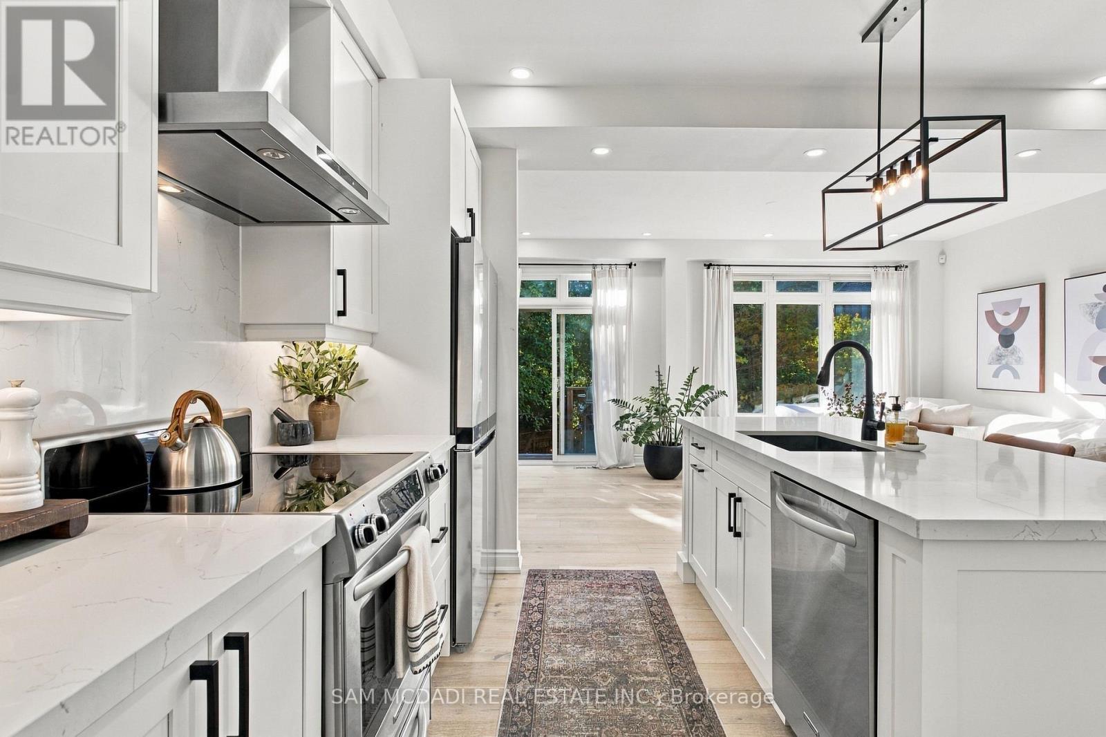 25 Premium Way, Mississauga, ON
