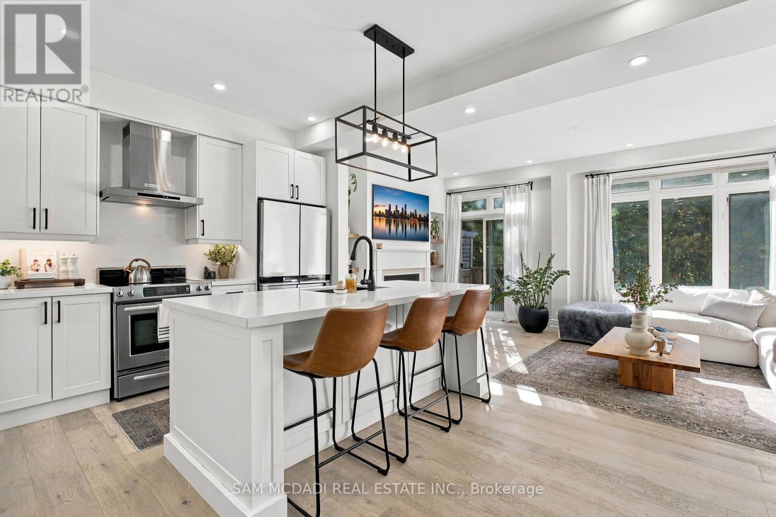 25 Premium Way, Mississauga, ON