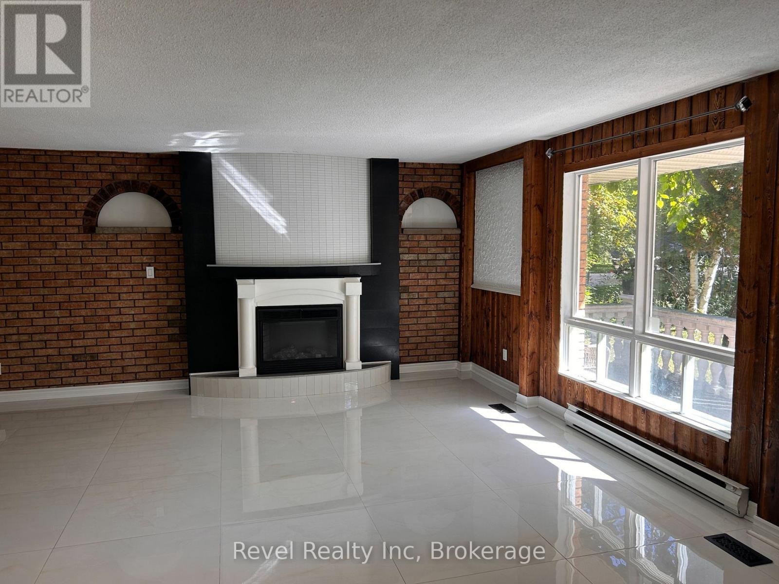 Large Living Area - 97 Forest Circle, Tiny, ON