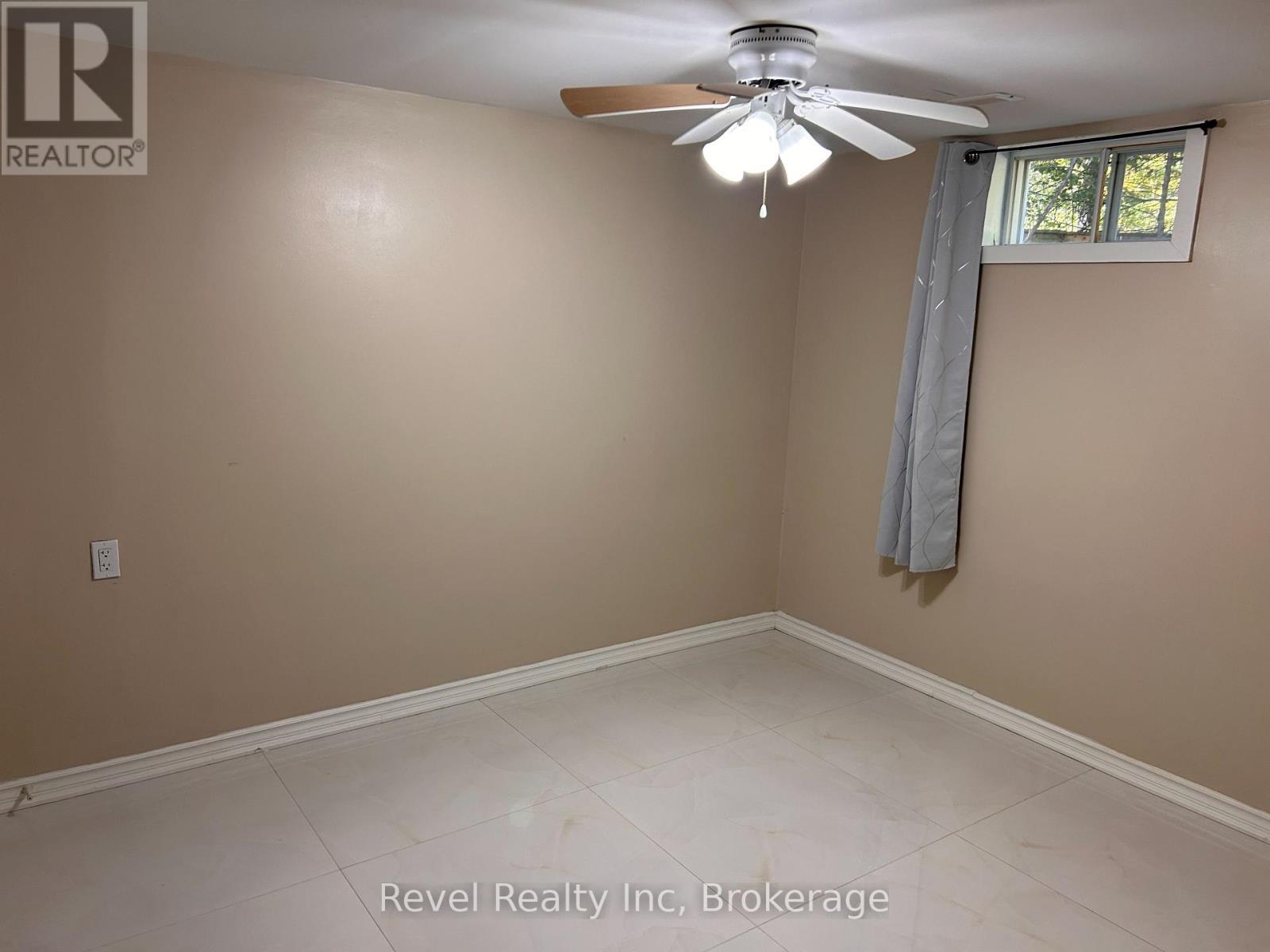 Lower level bedroom - 97 Forest Circle, Tiny, ON