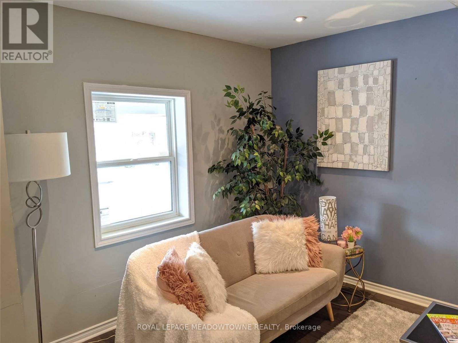 80 Chestnut Avenue, Hamilton, ON