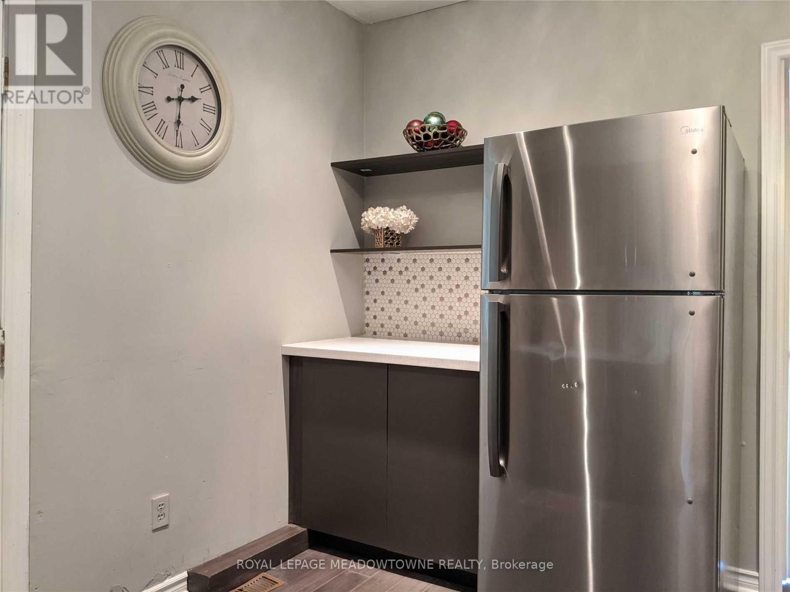 80 Chestnut Avenue, Hamilton, ON