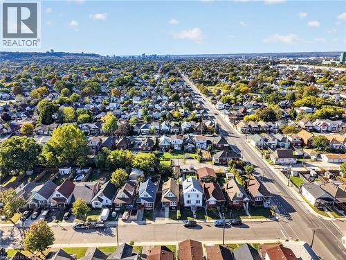 Expansive suburban neighborhood with dense housing and abundant mature trees - 215 Paling Avenue, Hamilton, ON 