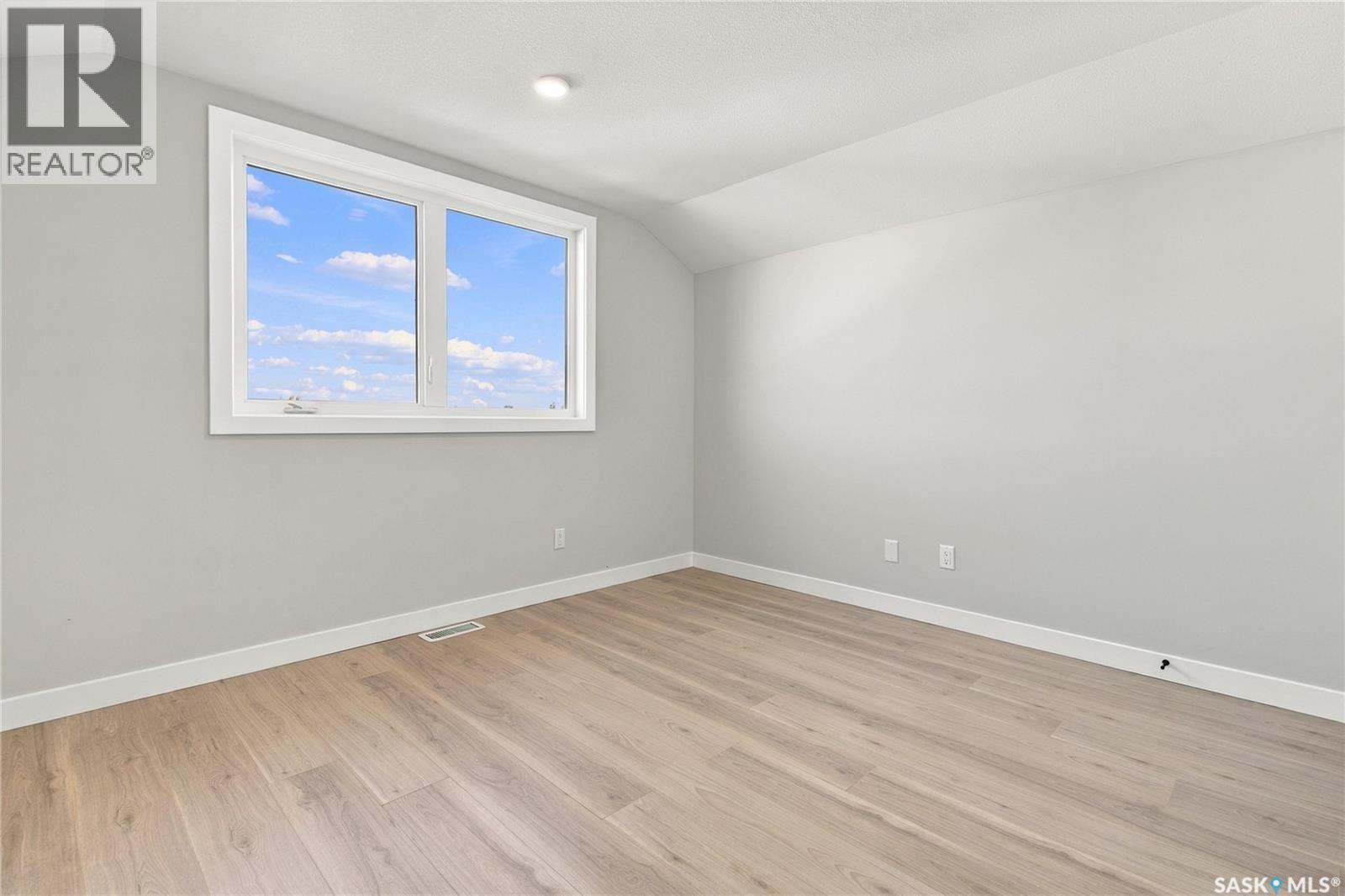 526 Kinloch Court, Saskatoon, SK
