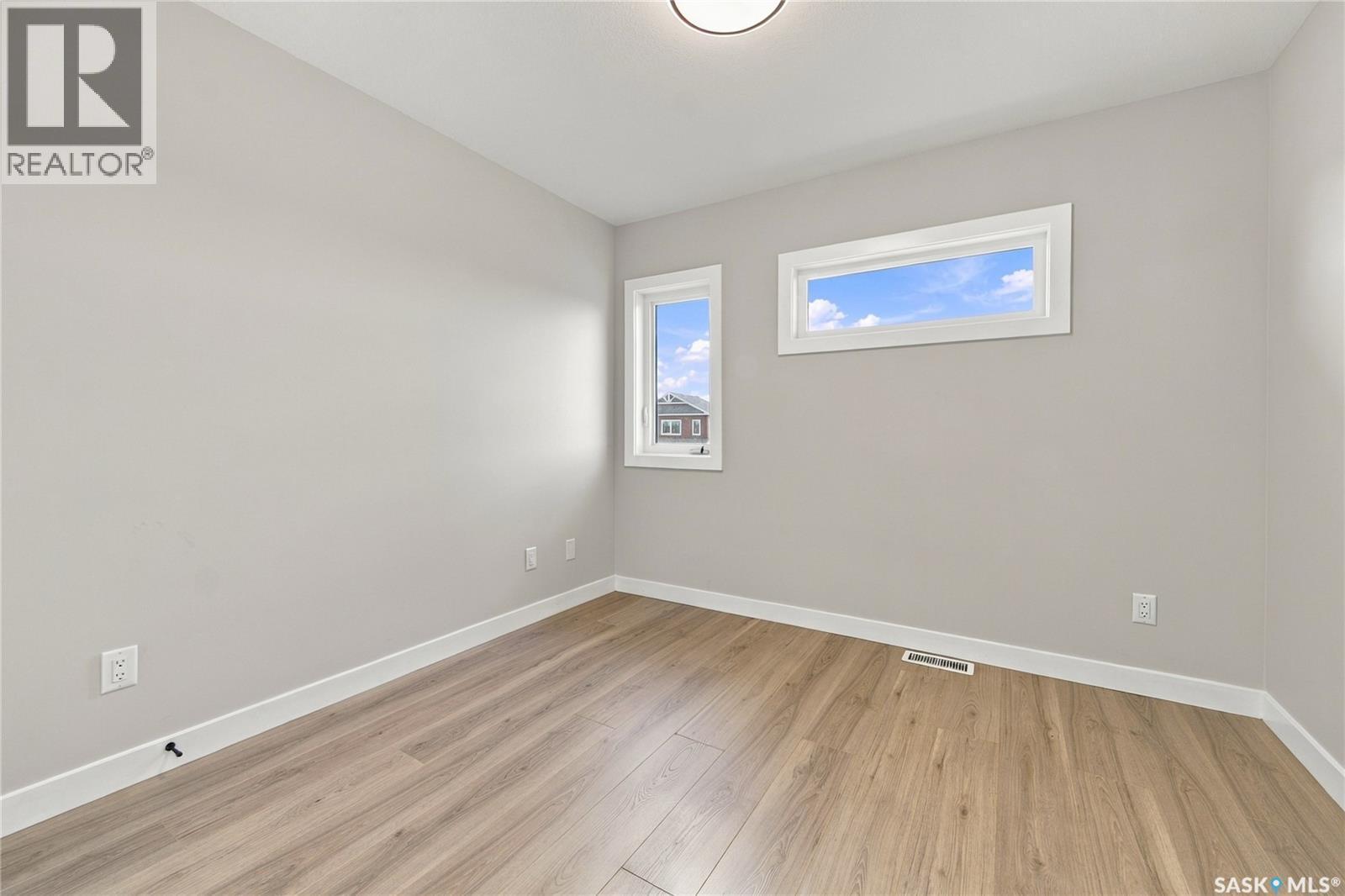 526 Kinloch Court, Saskatoon, SK