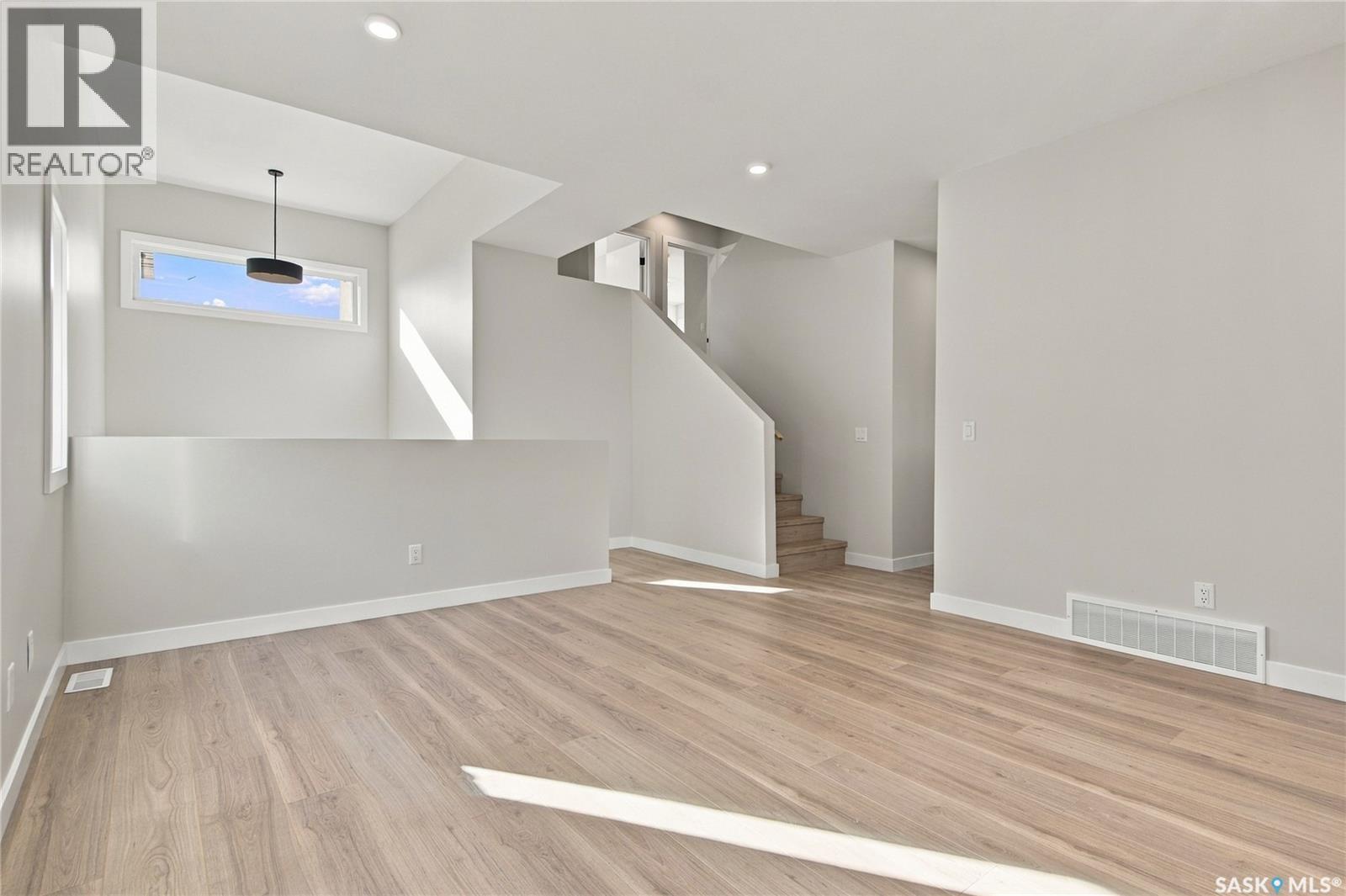526 Kinloch Court, Saskatoon, SK