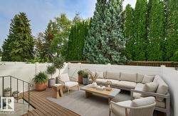 11343 22 AV NW  Edmonton, AB T6J 4V8